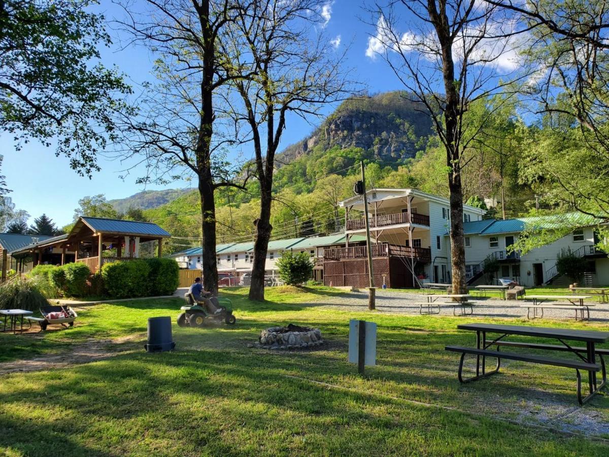 Geneva Hotel & Tiki Bar Чимни Рок Екстериор снимка