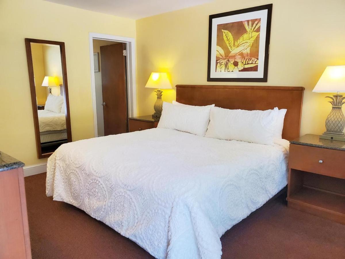 Geneva Hotel & Tiki Bar Чимни Рок Екстериор снимка